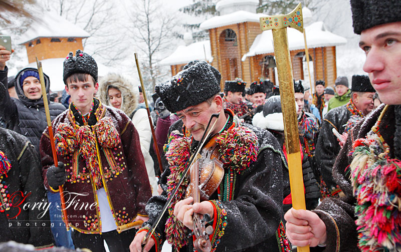 Криворівня близько Жаб'є гуцульска столиця